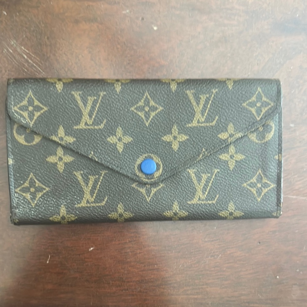 Louis Vuitton Emilie Wallet Used good condition